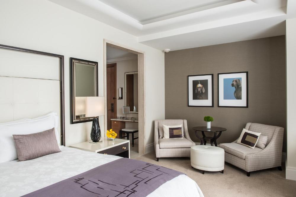 Premier River View Room  interior
